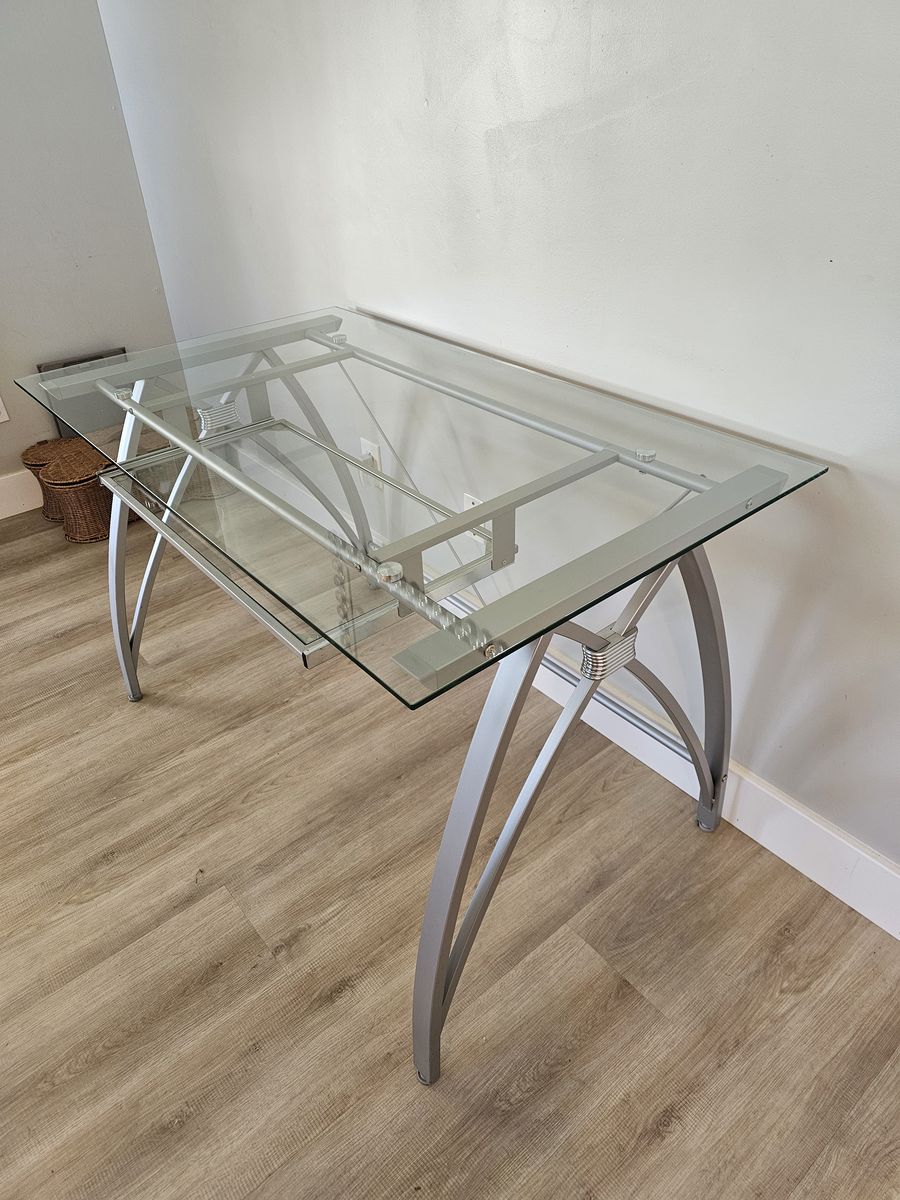 Main image 6