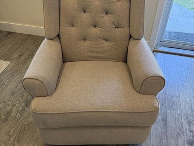 Tufted Fabric Recliner