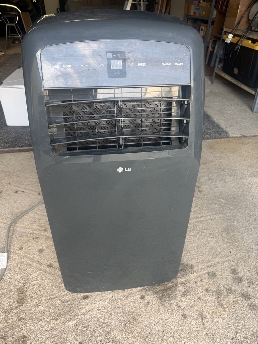LG LP1214GXR 12,000 BTU Portable Air Conditioner - 115V