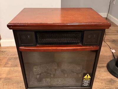 Electric Fireplace Stove Heater with Realistic Log Display and Wooden Top