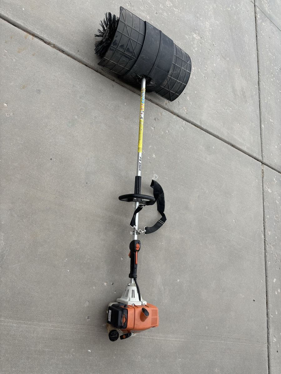 Stihl FS250R with brush head