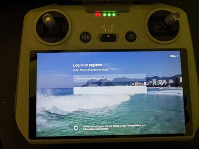 DJI RC - 5.5 in screen! Compatible with Mavic 3 series , Mini 3 , mini 3 pro and Air 2s