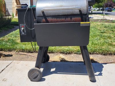 Traeger Pellet Smoker Grill - 22" - Used, Black