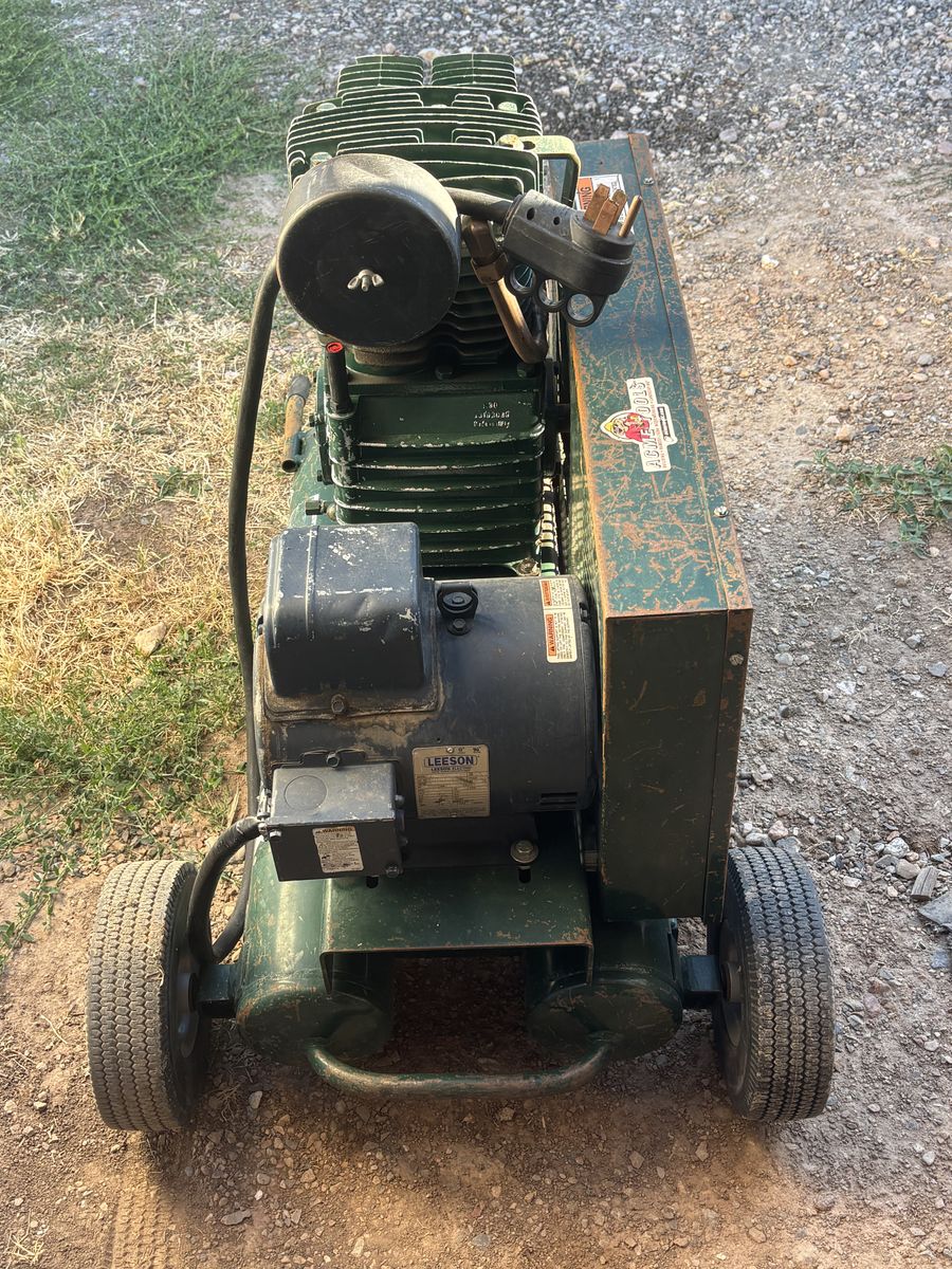Rolair 230V Twin Tank Air Compressor - Heavy Duty