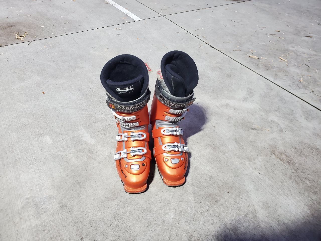 Garmont Adrenaline Size 8-9 Mondo 26 Ski Boots 306mm New Soles