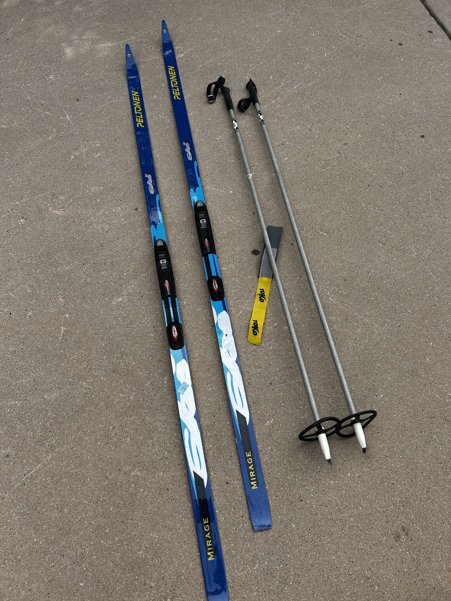 Cross Country Skis & poles - Peltonen