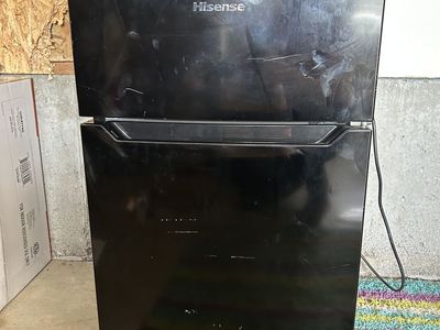 Hisense Mini Fridge 3.2 cu ft