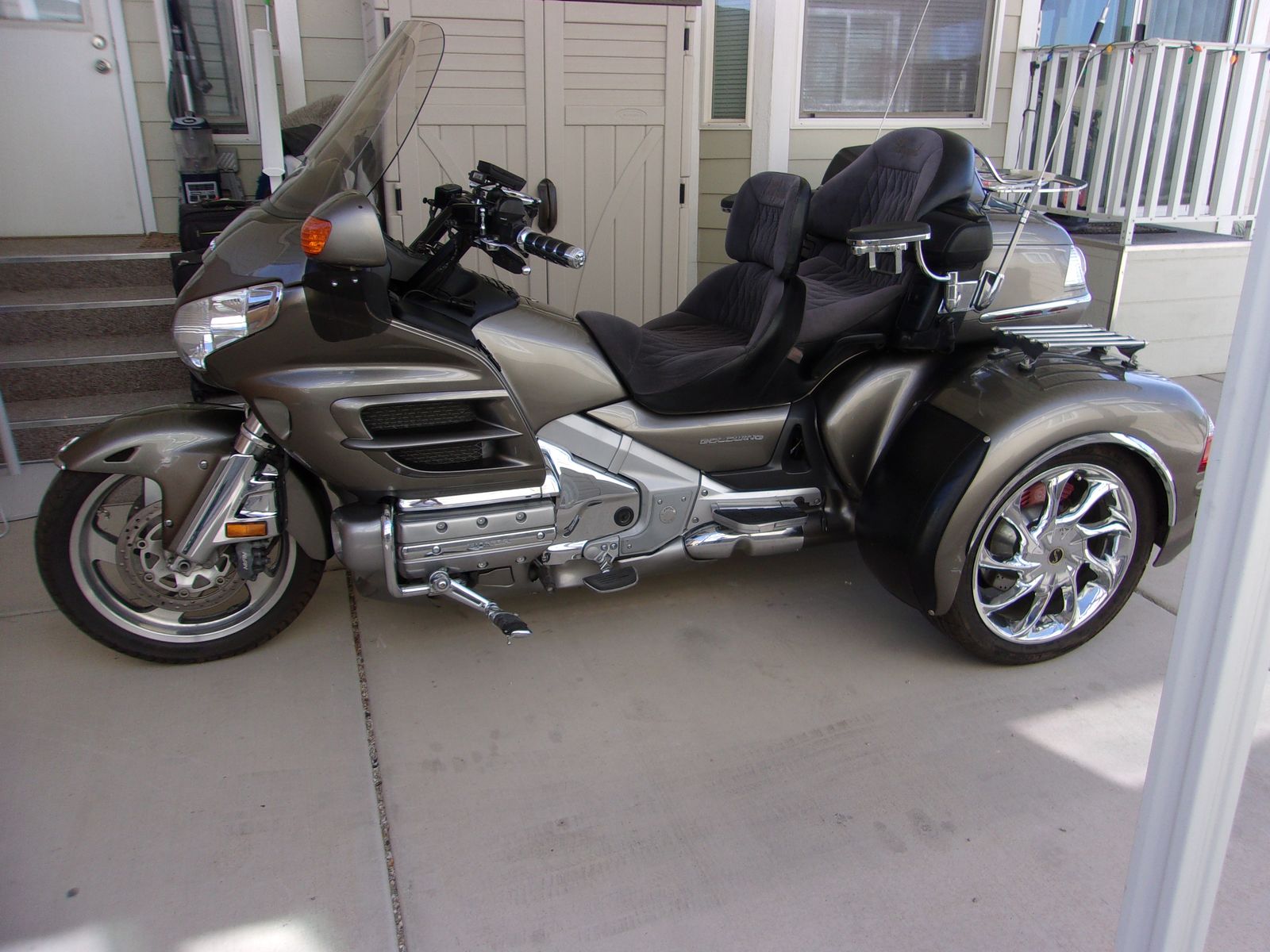2008 HONDA GOLDWING GL1800 W/CSC IND,REAR SUSP. TRIKE KIT, LOADED, EXCELLENT