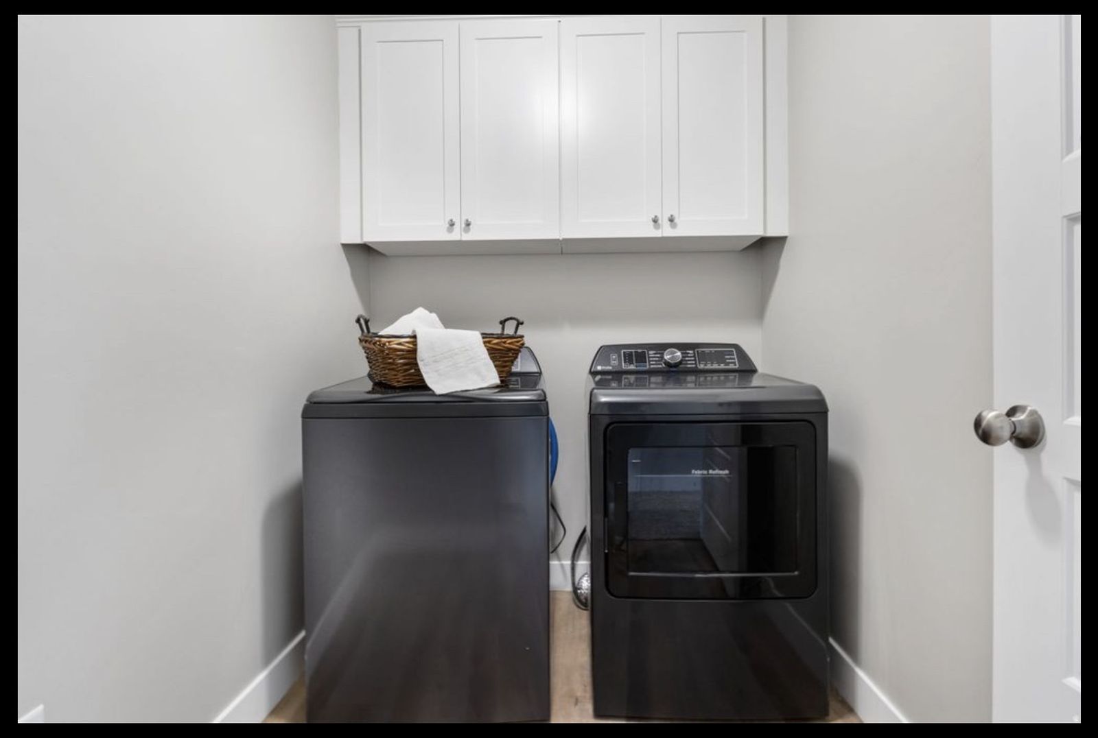 Main image 7