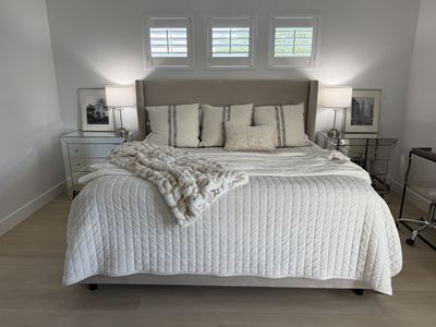 FOR RENT: Private Owner's Suite (Huge Bdrm, Bathroom, Walk in Closet) Furnished .$1400/mo (util included)