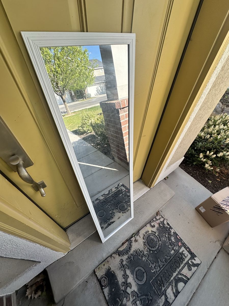 (CASH ONLY) Mirror 13.5 Inches wide 49.5 inches ️