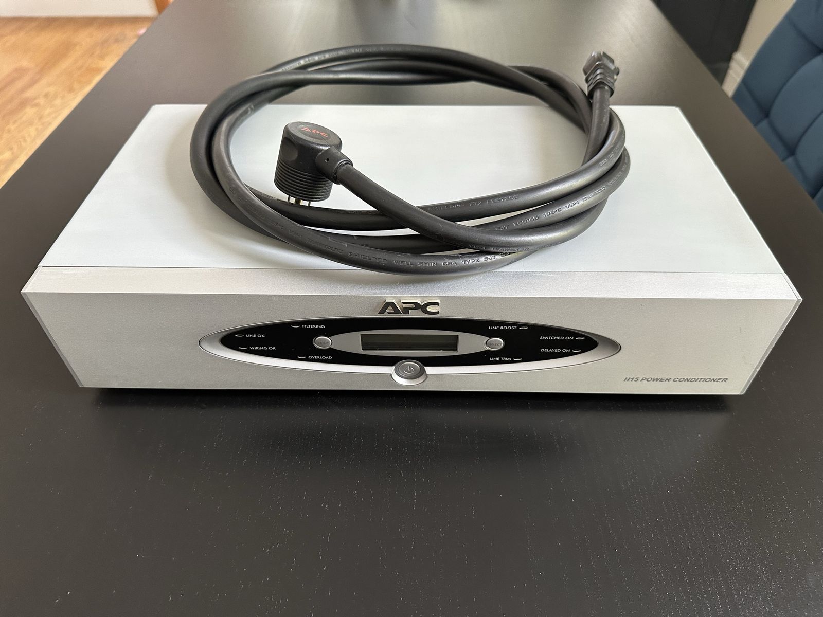 APC H15 power conditioner w/ cable