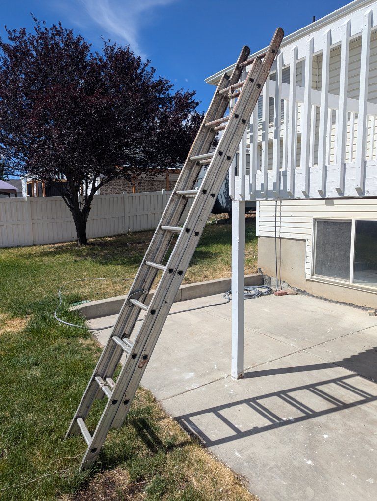 Heavy-Duty Aluminum Extension Ladder - Great for Home or Work Projects