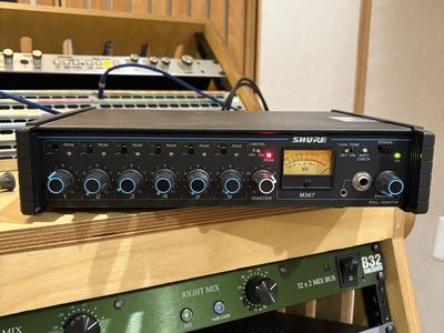 Shure M367 6-Channel Portable Microphone Mixer