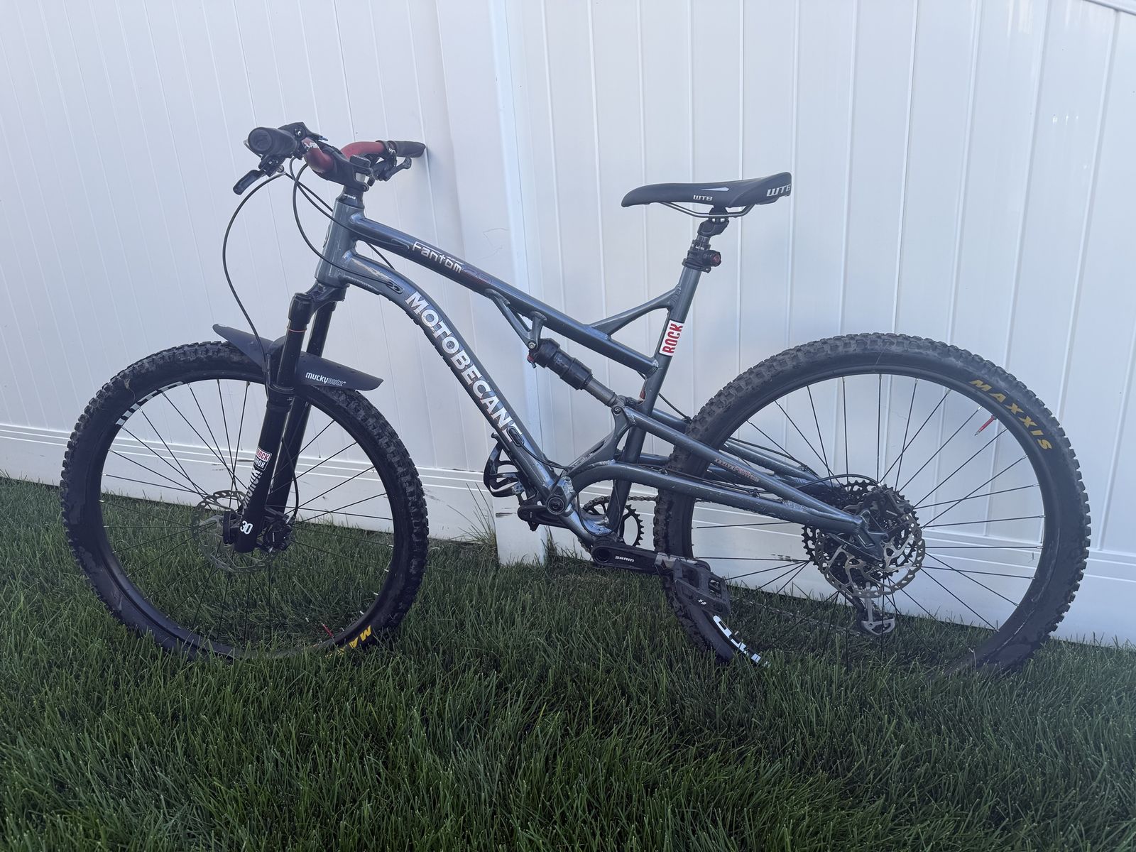 Like-New Motobecane Fantom 29” Full Suspension MTB – SRAM Eagle • Fox • RockShox • Dropper
