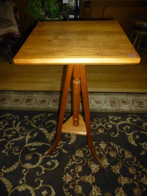 Maple Parlor / Side Table -Antique