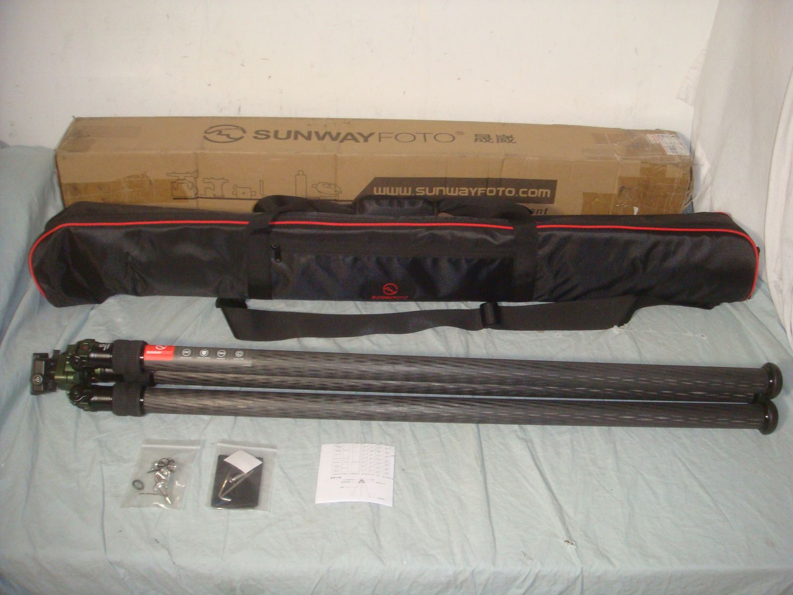 SUNWAYFOTO T3620CSLI-D 67” INVERTED LEG 2-SECTION 36MM TUBE CARBON FIBER TRIPOD WITH 38MM ARCA BALL HEAD