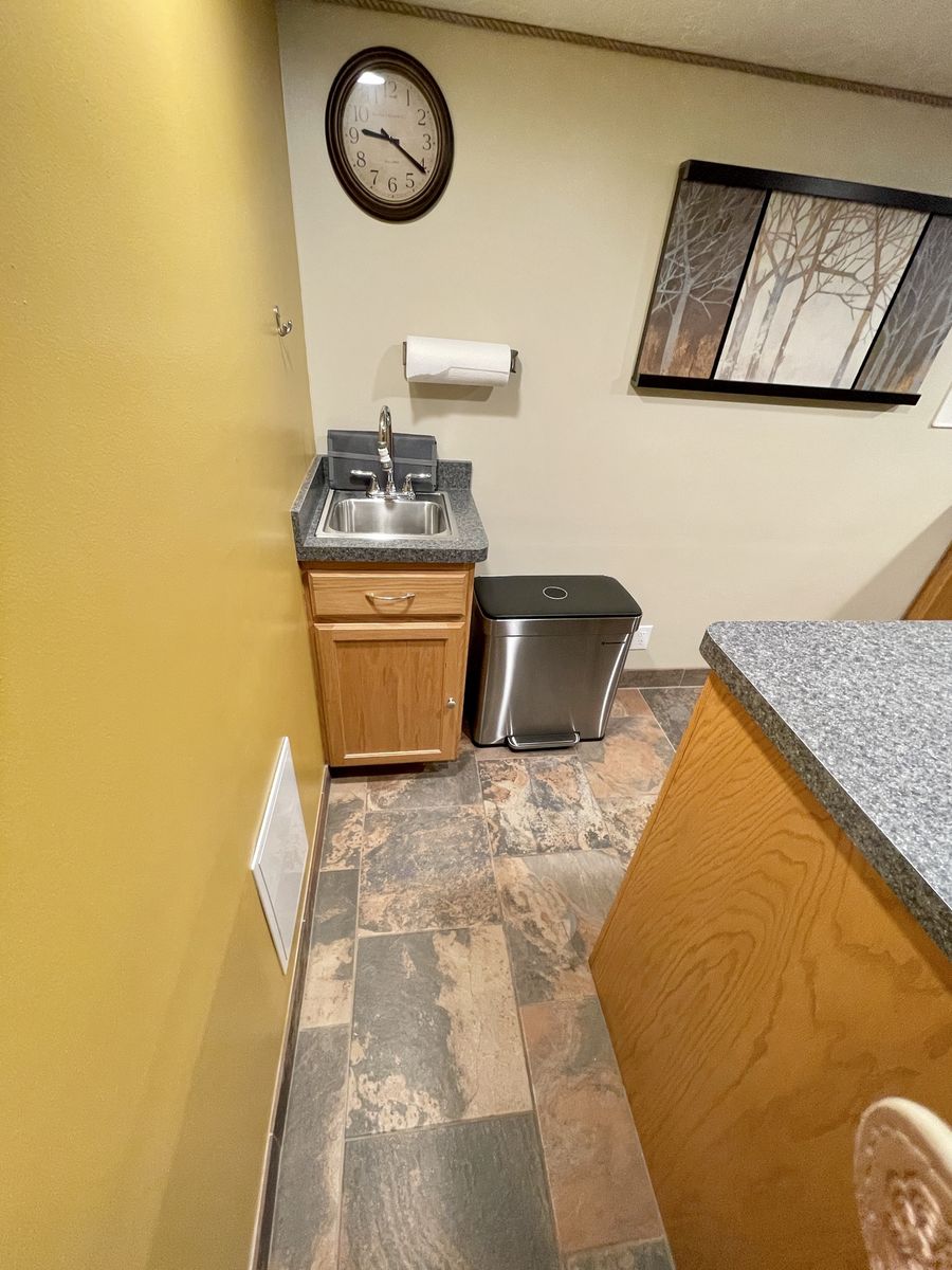 Main image 7