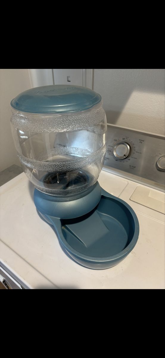 Petmate Le Bistro Gravity Pet Waterer Dispensers - Blue medium size 