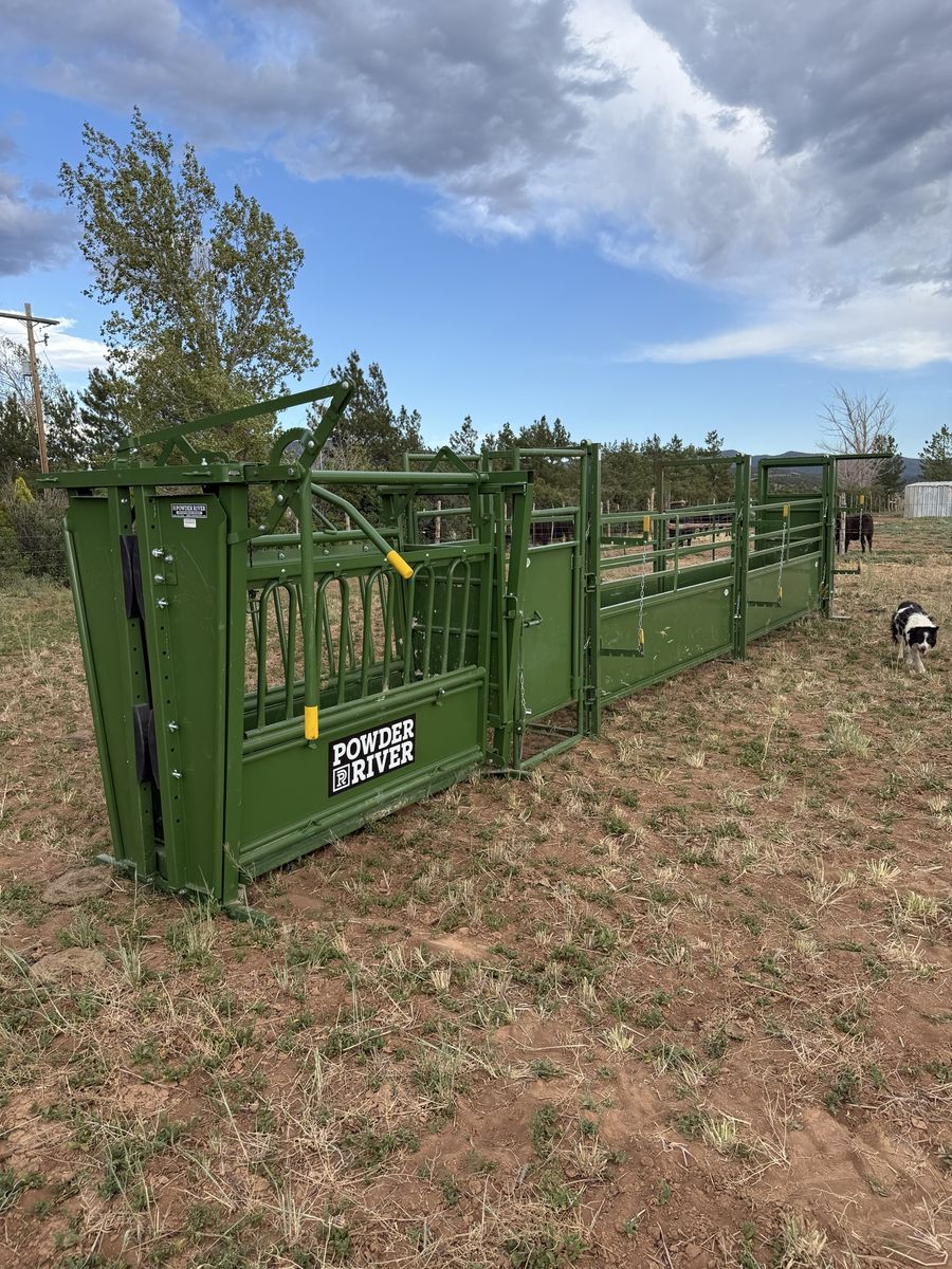 Powder River Squeeze Chute