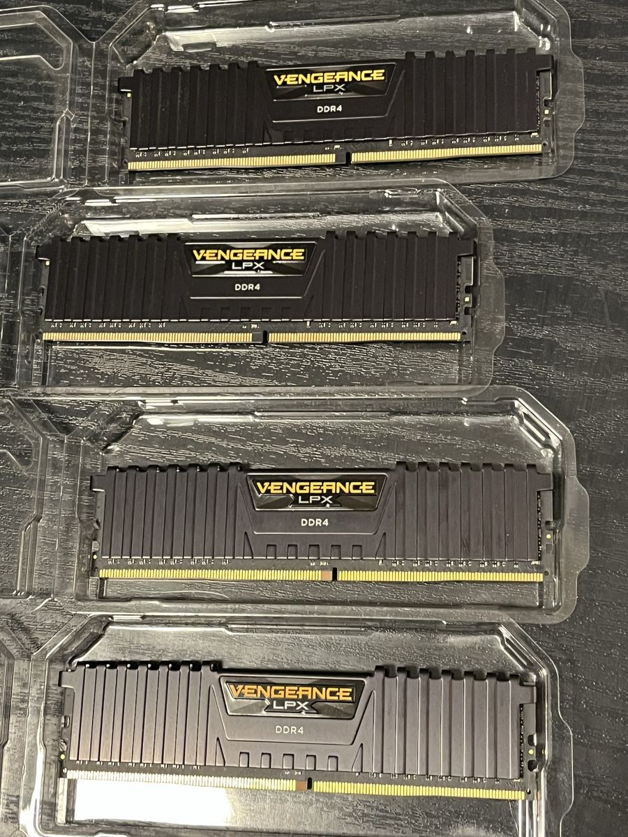 Corsair Vengeance LPX DDR4 RAM Kit (4x 8gb sticks) 32gb