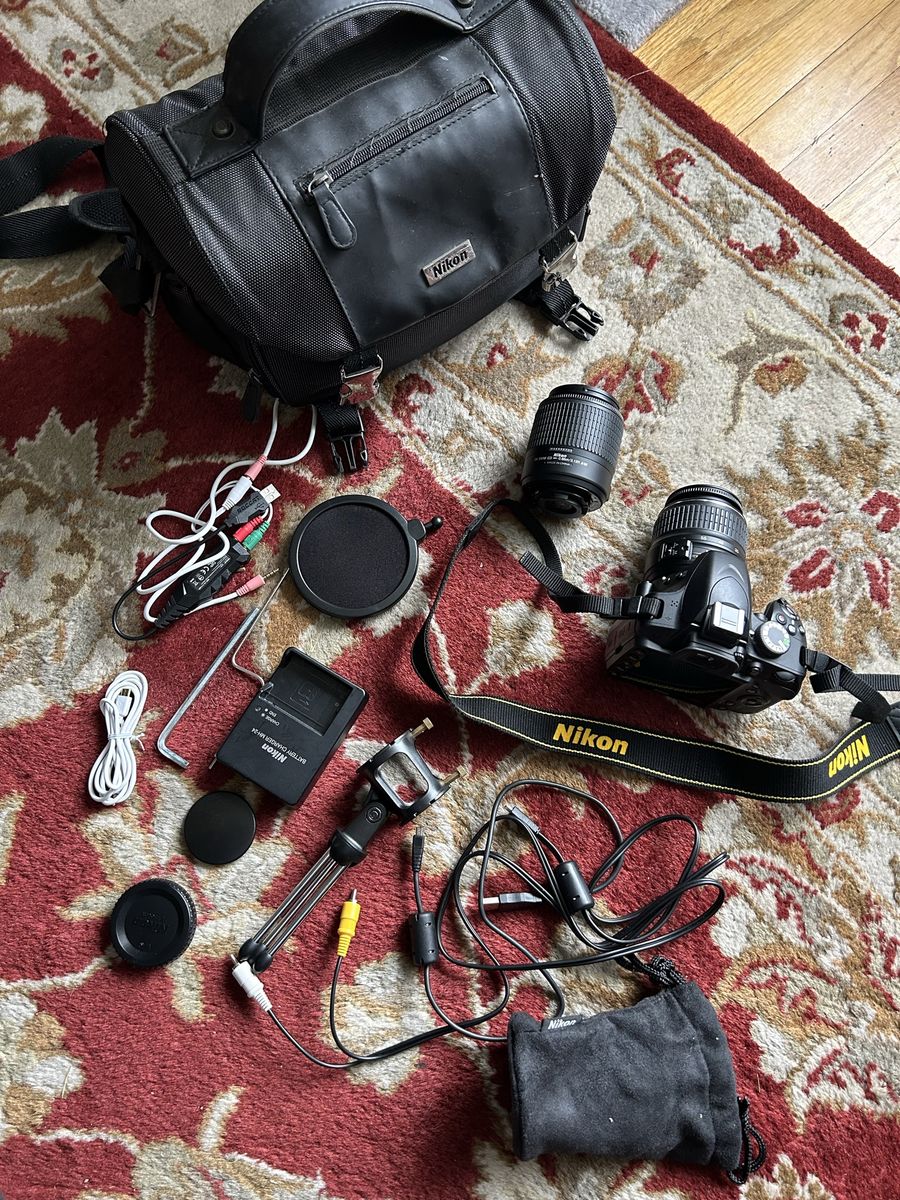 Nikon D3200 Camera 24.2MP DSLR Nikkor AF-S DX 18-55mm & 55-200mm Lenses + Extras