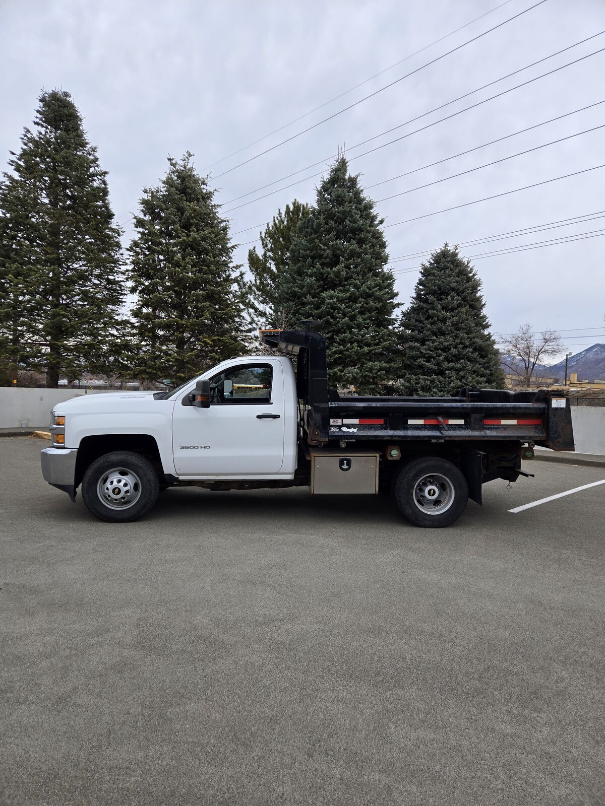 2017 Chevrolet Silverado 3500HD CC 
