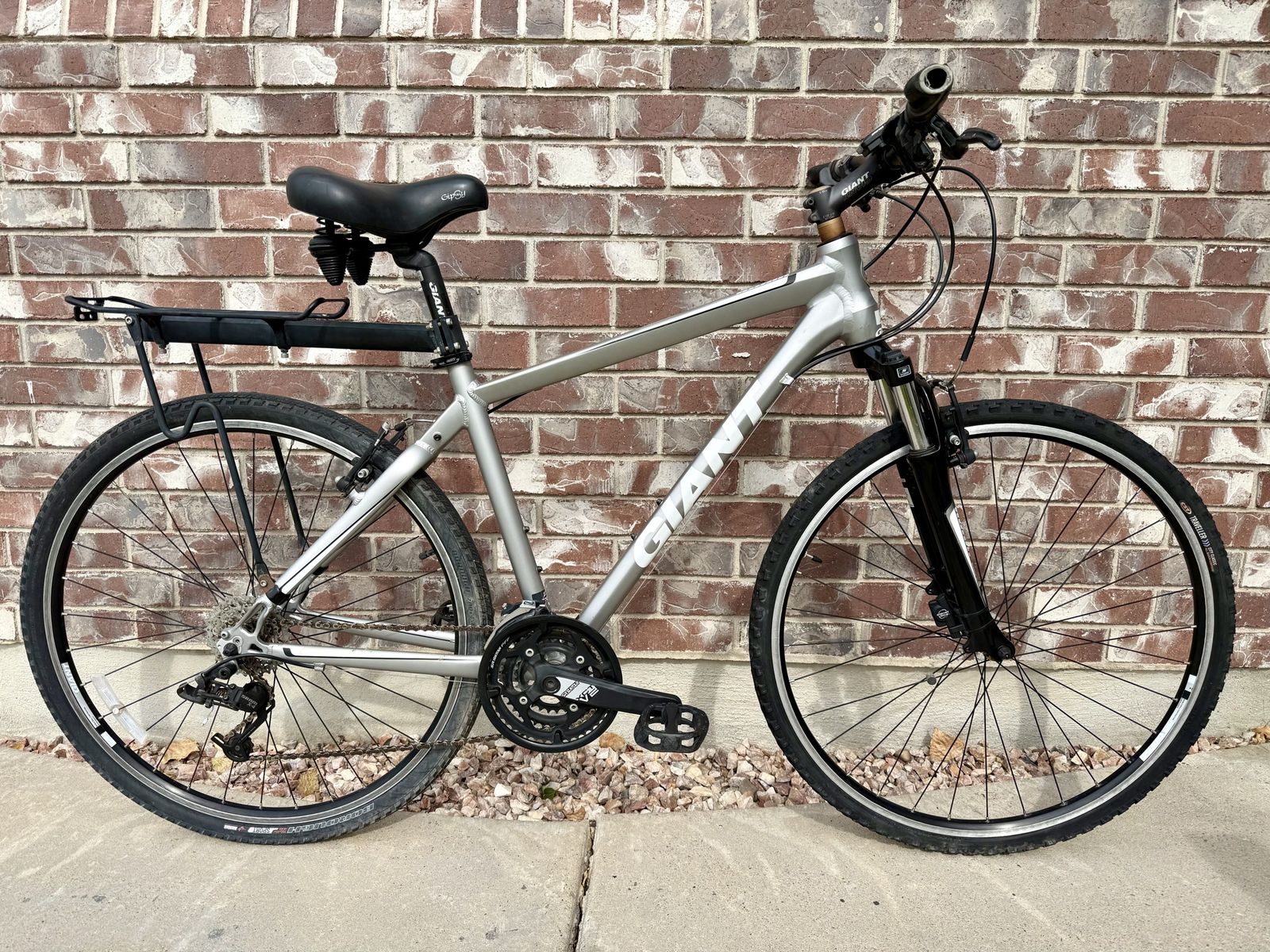 Men’s Medium/Large Giant Roam 2 Hybrid Commuter Bike