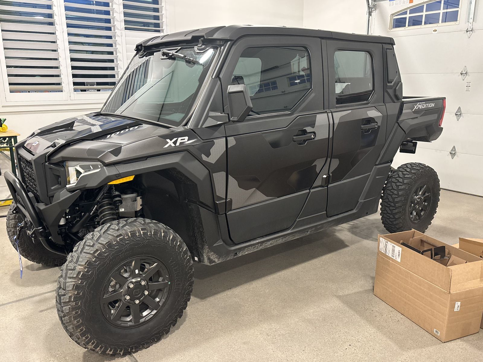2026 (New 172 miles) Polaris Xpedition XP5 Northstar, 5 Passenger with open bed.