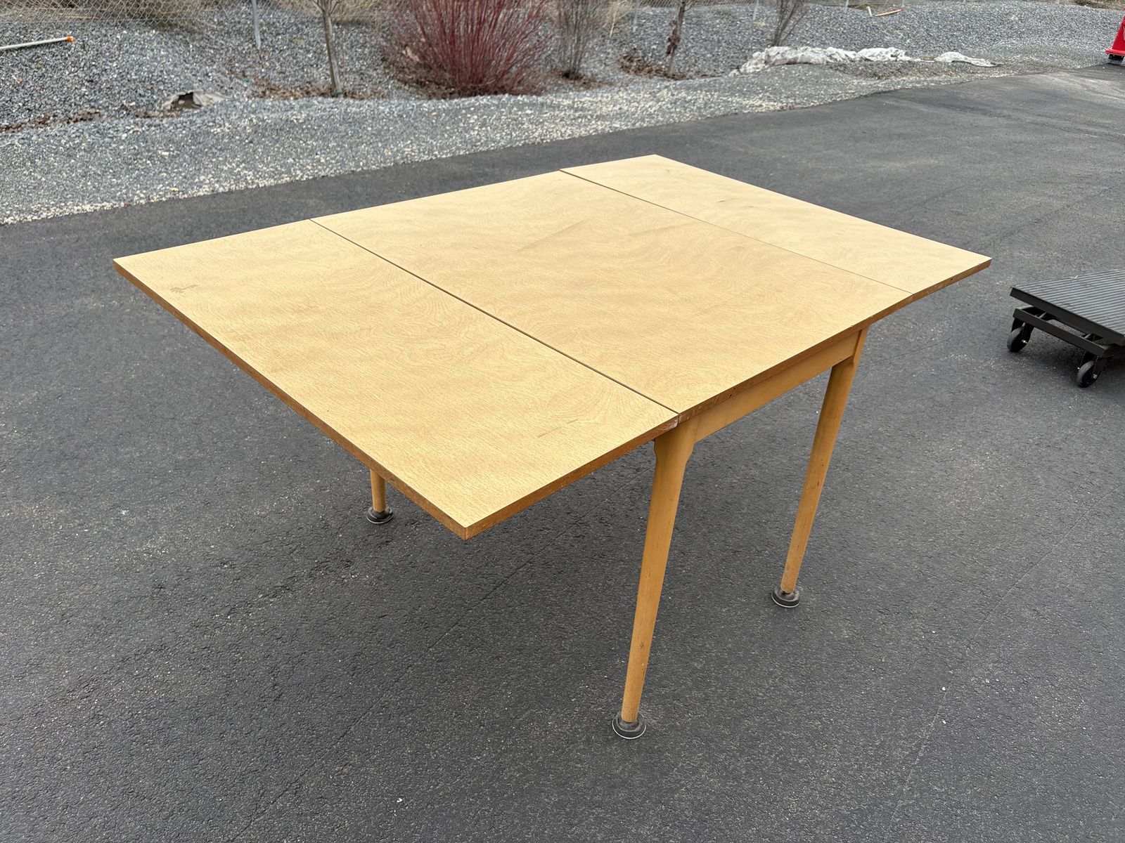 Beautiful Vintage Mid Century dining table, drop leaf, furniture grade. MCM, Mid Century Modern