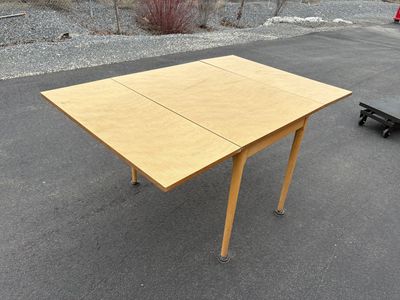 Beautiful Vintage Mid Century dining table, drop leaf, furniture grade. MCM, Mid Century Modern