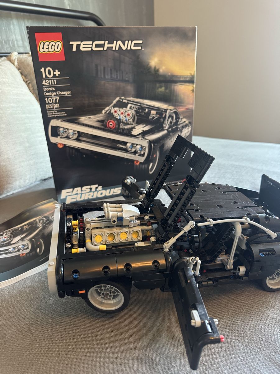 LEGO technic Dom’s Dodge Charger 42111