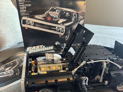 LEGO technic Dom’s Dodge Charger 42111