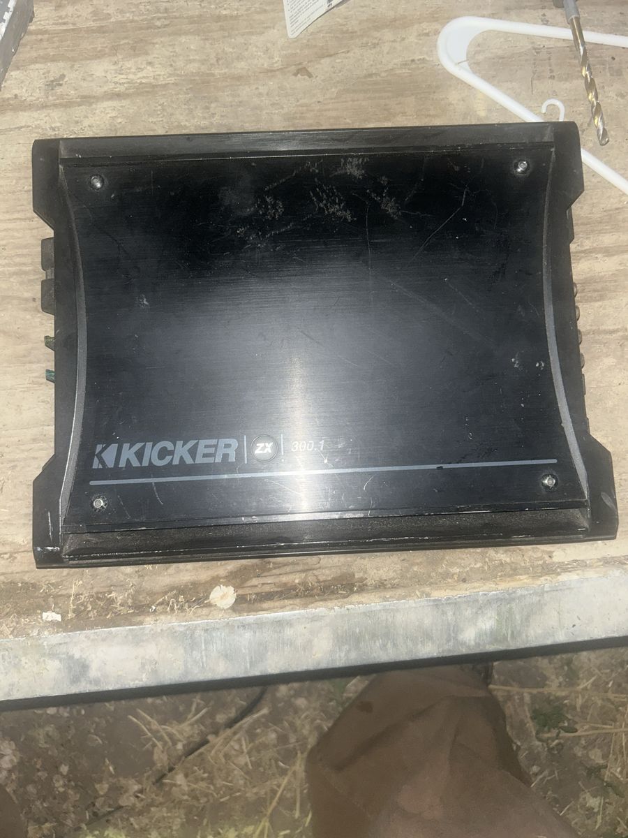 Kicker Amp