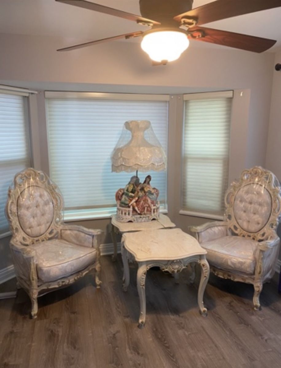 Custom 1 of 1 victorian furniture sliving room set