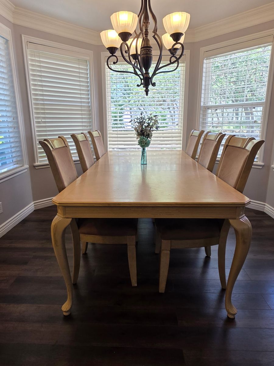 Elegant Light Wood Dining Table & 6 Upholstered Chairs - Extendable Dining Set