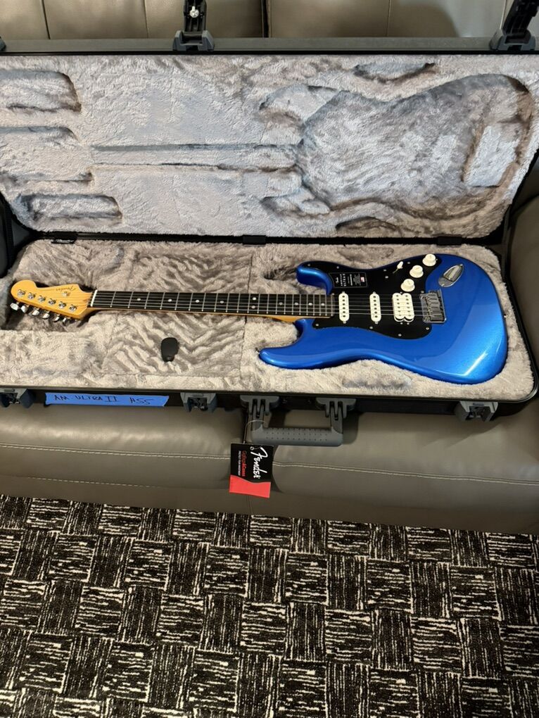 Fender American Ultra II Stratocaster HSS Ebony Fingerboard Electric Guitar Noble Blue