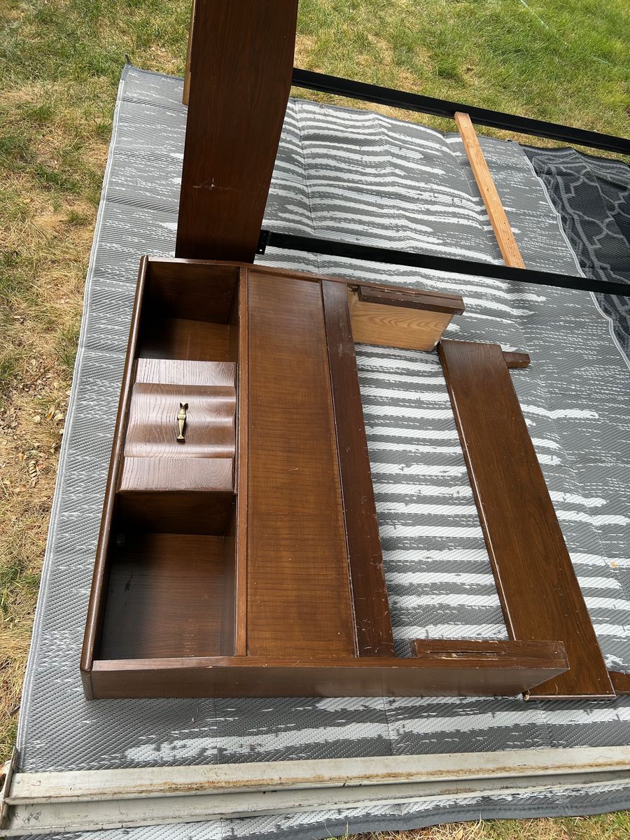 Main image 6