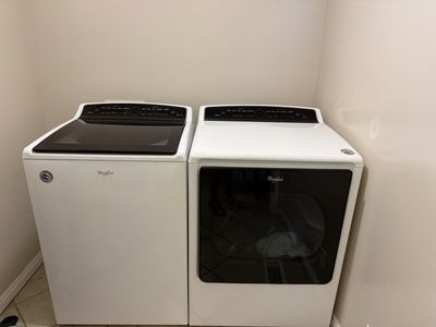 Whirlpool White Top Load Washer & Electric dryer