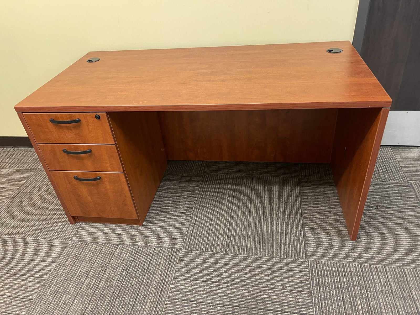 OFFICE FURNITURE LIQUIDATION