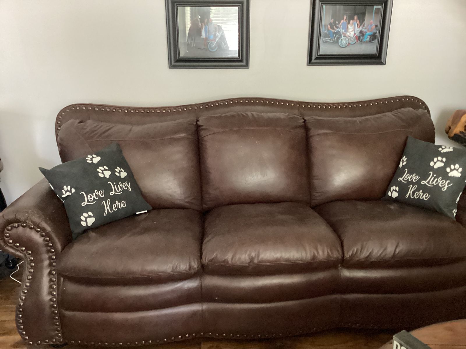 Leather couch's