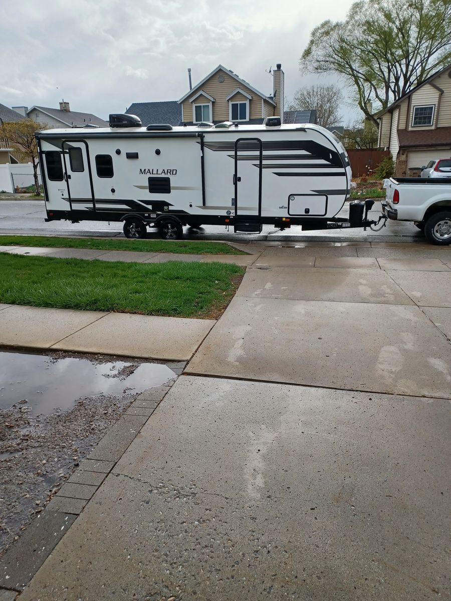 Heartland Mallard M27 Travel Trailer - Bumper Pull RV, Excellent Condition, Ready for Adventure