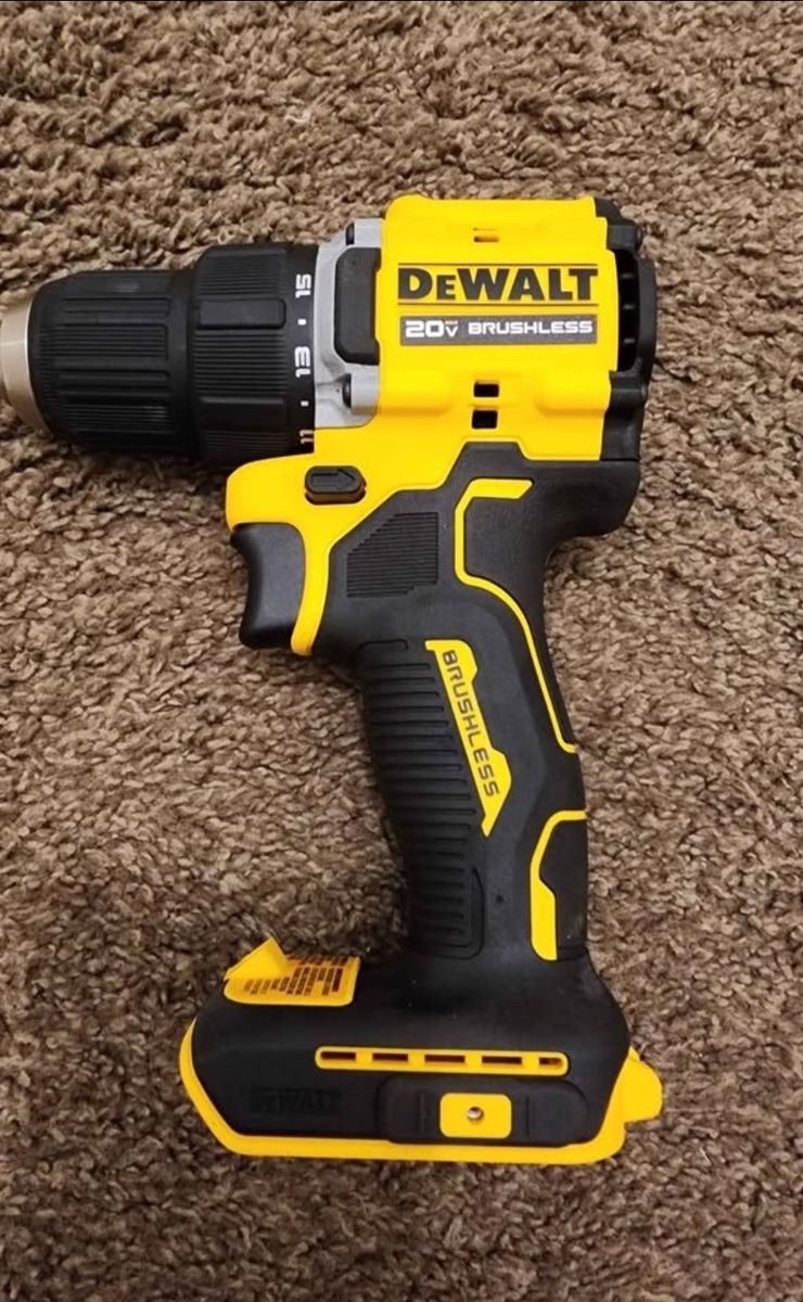 New DEWALT ATOMIC 20V MAX Brushless Cordless 1/2 in. Drill Driver