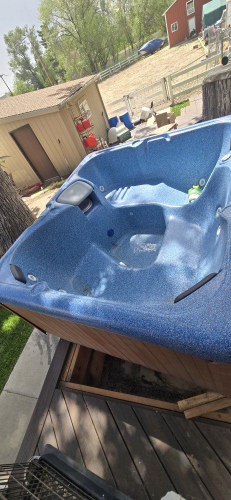 HOT TUB