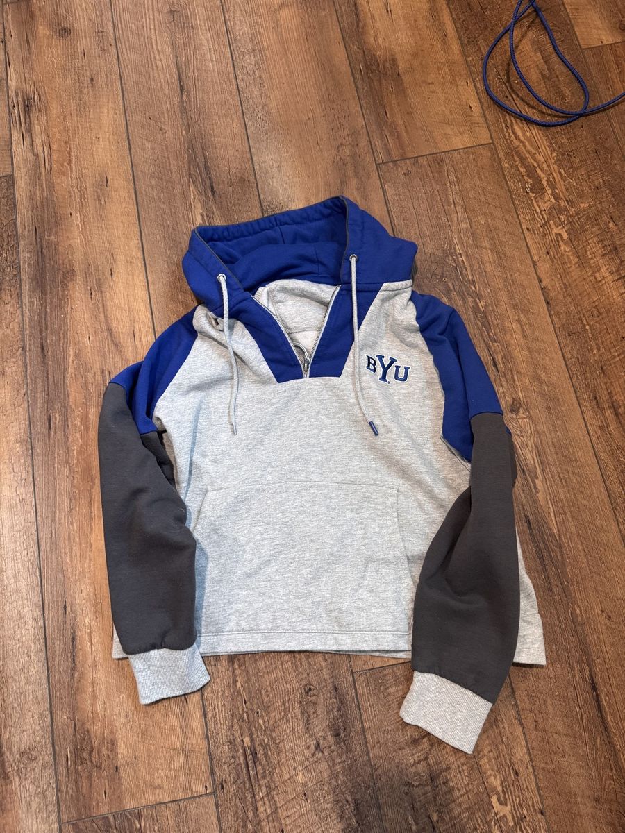 Antigua BYU Cougars Quarter Zip Crop Hoodie - Women's L