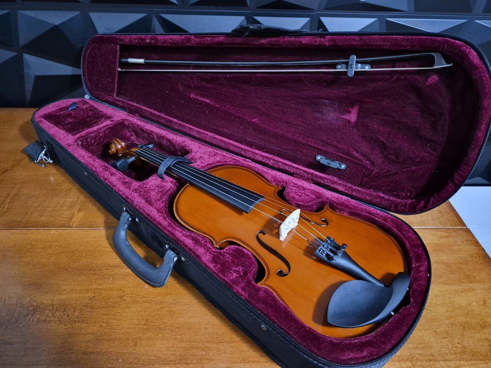 Cecilio CVN-100 Solidwood Student Violin Size 3/4 with Bow & Carring Case. Good Conditions! 