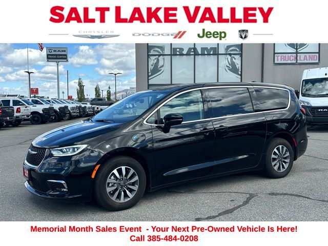 2024 Chrysler Pacifica Plug-In Hybrid Select