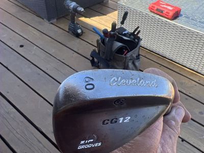 Cleveland CG12 60-Degree Wedge with Zip Grooves Golf Club