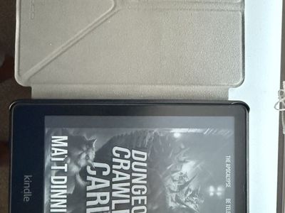 Amazon Kindle Paperwhite Signature Edition (11th Gen) 32GB with Case & Screen Protector