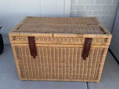 LARGE WICKER TRUNK